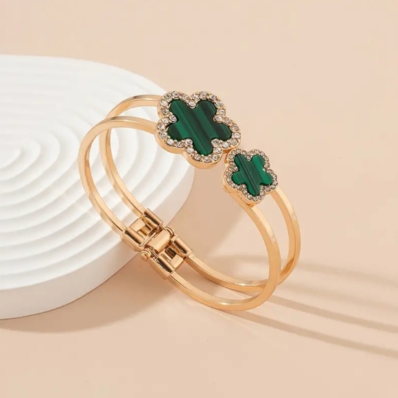 Green flower Rhinestone Cuff Bracelet - Picture 3 of 3